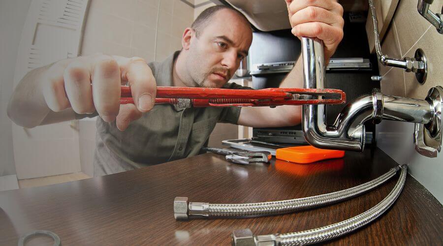Professional Water heater repair in Strong, ME
